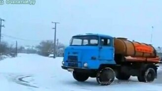 Дрифт на грузовиках - смотреть видео (5:56)