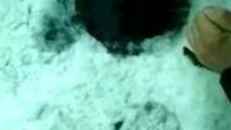 Прорубь как раз под улов! - смотреть видео (0:50)