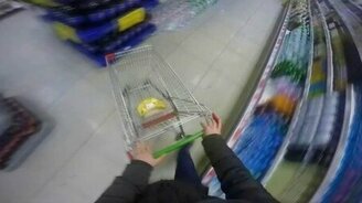Тележка в магазине как автомобиль - смотреть видео (0:44)