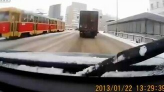 Плохой, плохой грузовик! - смотреть видео (0:35)