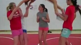 Живая скакалка - смотреть видео (0:18)