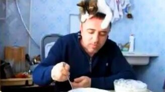 Шапка-попрошайка - смотреть видео (1:44)