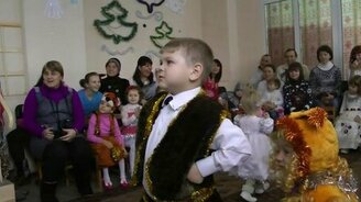 Разоблачил Деда Мороза - смотреть видео (0:21)