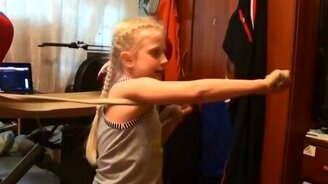 Папина философия из уст дочки - смотреть видео (0:51)