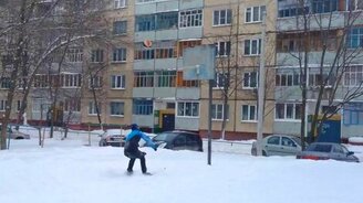 Лыжник-баскетболист - смотреть видео (0:31)