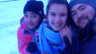 Реакция людей на внезапное селфи - смотреть видео (3:08)