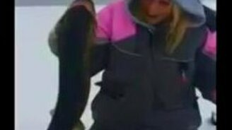 Девушка поймала щуку - смотреть видео (0:41)