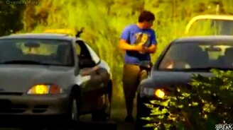 Меж двух огней - смотреть видео (1:09)