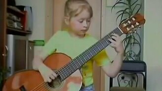 Девочка исполняет на гитаре К Элизе - смотреть видео (3:03)