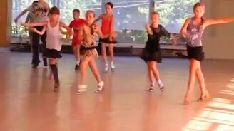 Когда мальчишки не на своём месте - смотреть видео (0:19)