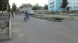 Чётко поздоровался с другом - смотреть видео (0:08)