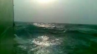 Наблюдаем шторм из подлодки - смотреть видео (1:04)