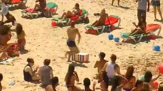 Пляжный флэш-моб - смотреть видео (5:38)