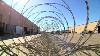 Как изготавливают колючую проволоку - смотреть видео (3:36)