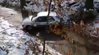 Неожиданный финт перед поворотом - смотреть видео (0:12)