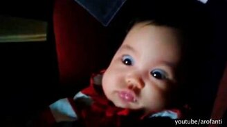 Малыши проезжают через тоннель - смотреть видео (2:34)