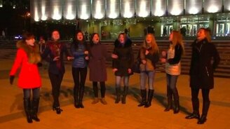 Хор девушек поёт песню про коня - смотреть видео (4:02)