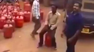 Мастера доставки газовых баллонов - смотреть видео (0:12)