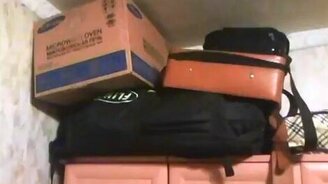 Проказник на шкафу - смотреть видео (0:17)