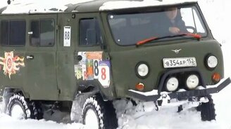 Буханка ездит по сугробам - смотреть видео (4:42)