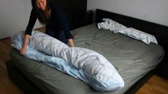 Сложный способ одеть пододеяльник - смотреть видео (3:17)