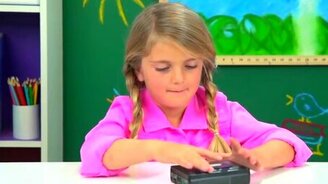 Реакции детей на кассетный плеер - смотреть видео (7:08)