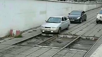 Смекалка русских водителей - смотреть видео (3:42)