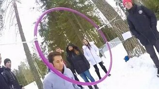 Неудачный прыжок через обруч - смотреть видео (0:22)