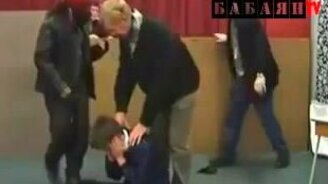 Как надо оказывать первую помощь после аварии - смотреть видео (0:27)