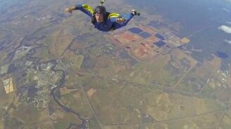 Парашютист потерял сознание - смотреть видео (1:46)