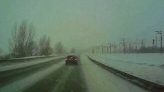 Оторвало заднее стекло - смотреть видео (0:25)