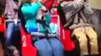 Смешное катание на американских горках - смотреть видео (0:22)