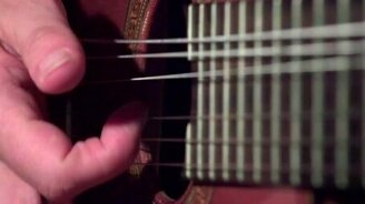 Скрипка, барабаны и гитара в замедлении - смотреть видео (1:55)