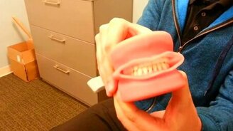 Кричащая челюсть - смотреть видео (0:18)