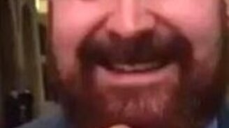 Трогая мужские бороды - смотреть видео (1:46)