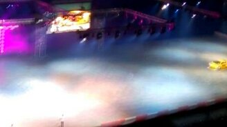 Прыжок через движущийся спорткар - смотреть видео (0:38)