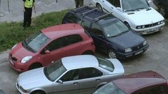 Когда у авто открывается только одна дверь - смотреть видео (2:59)