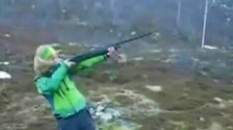 Почему несовместимы девушки и оружие - смотреть видео (0:31)