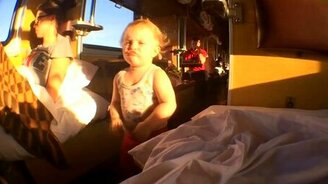 Как камера влияет на девушек - смотреть видео (0:12)