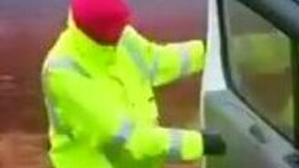 Мужик против ветра - смотреть видео (1:11)