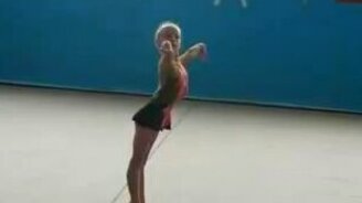 Очень гибкая девчушка - смотреть видео (1:34)