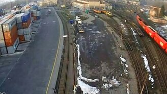 Поезд сходит с рельсов - смотреть видео (1:18)