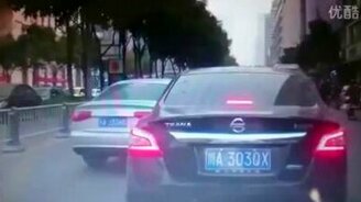 Самая зрелищная месть на дороге - смотреть видео (0:14)