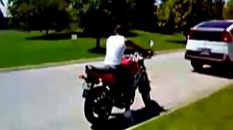 Падения с мотоциклов - смотреть видео (0:42)