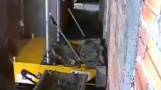 Автоматическая штукатурная машина - смотреть видео (1:18)