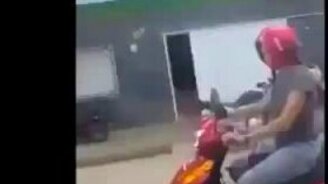 Шлем и девушка - смотреть видео (0:15)