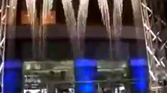 Интересный японский фонтан-водопад - смотреть видео (5:57)