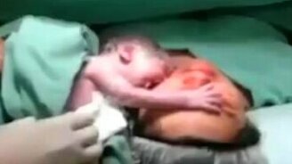 Новорожденный против расставания с мамой - смотреть видео (1:14)