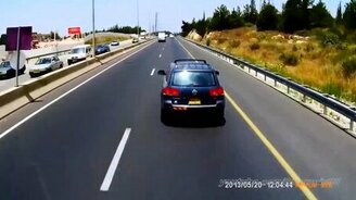 Решили проучить водителей грузовиков - смотреть видео (5:36)