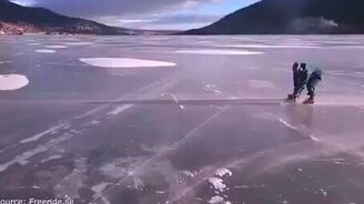 По льду на бензопиле - смотреть видео (0:15)